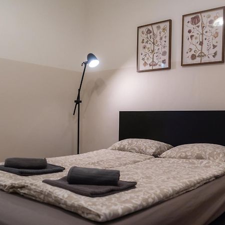 Cozy Apartment In Akacfa Street บูดาเปสต์ ภายนอก รูปภาพ