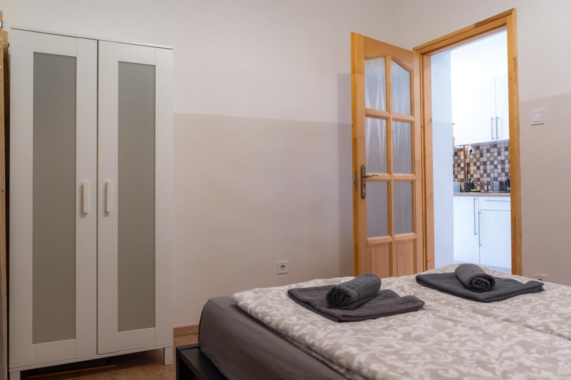 Cozy Apartment In Akacfa Street บูดาเปสต์ ภายนอก รูปภาพ