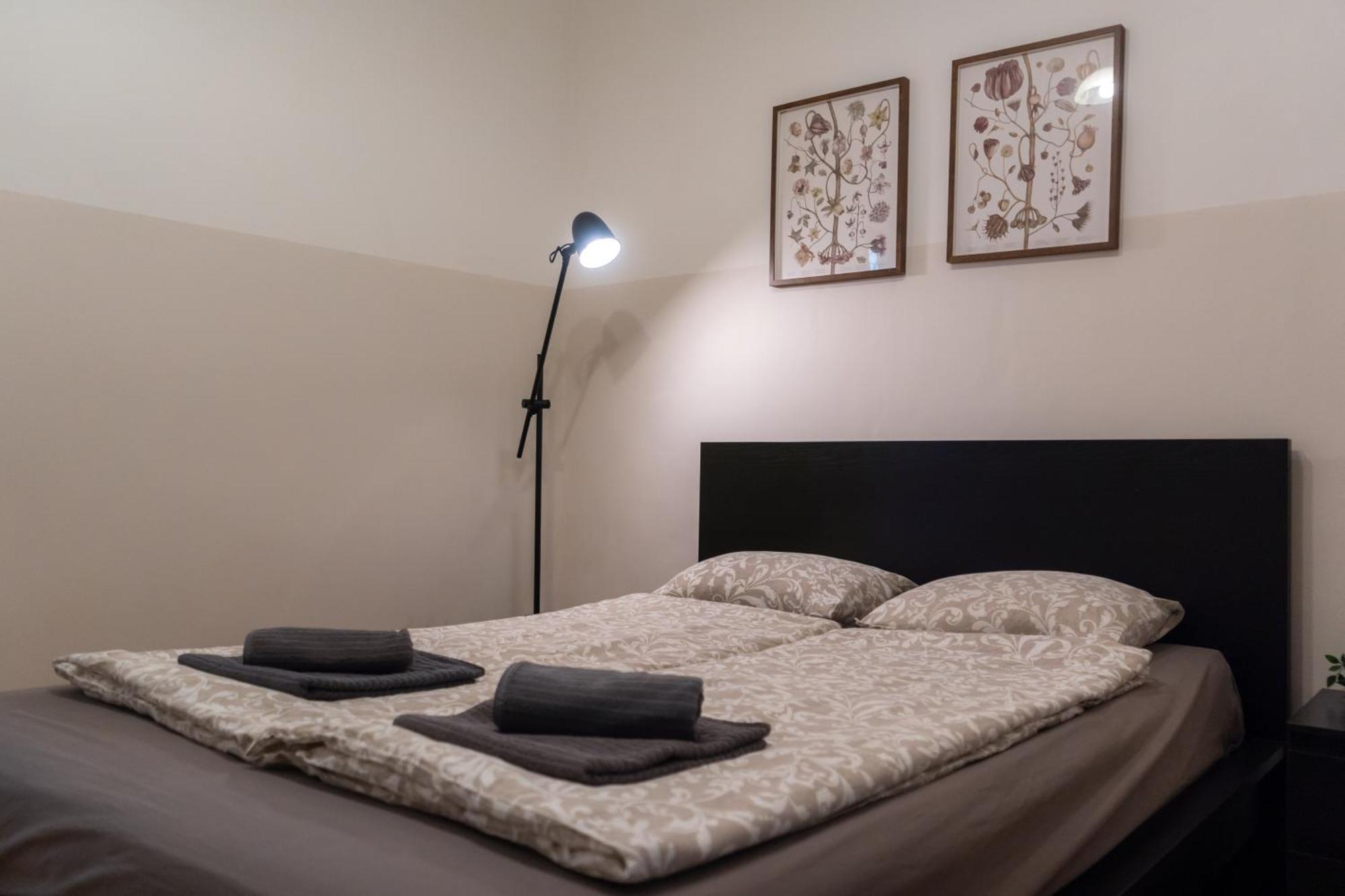 Cozy Apartment In Akacfa Street บูดาเปสต์ ภายนอก รูปภาพ