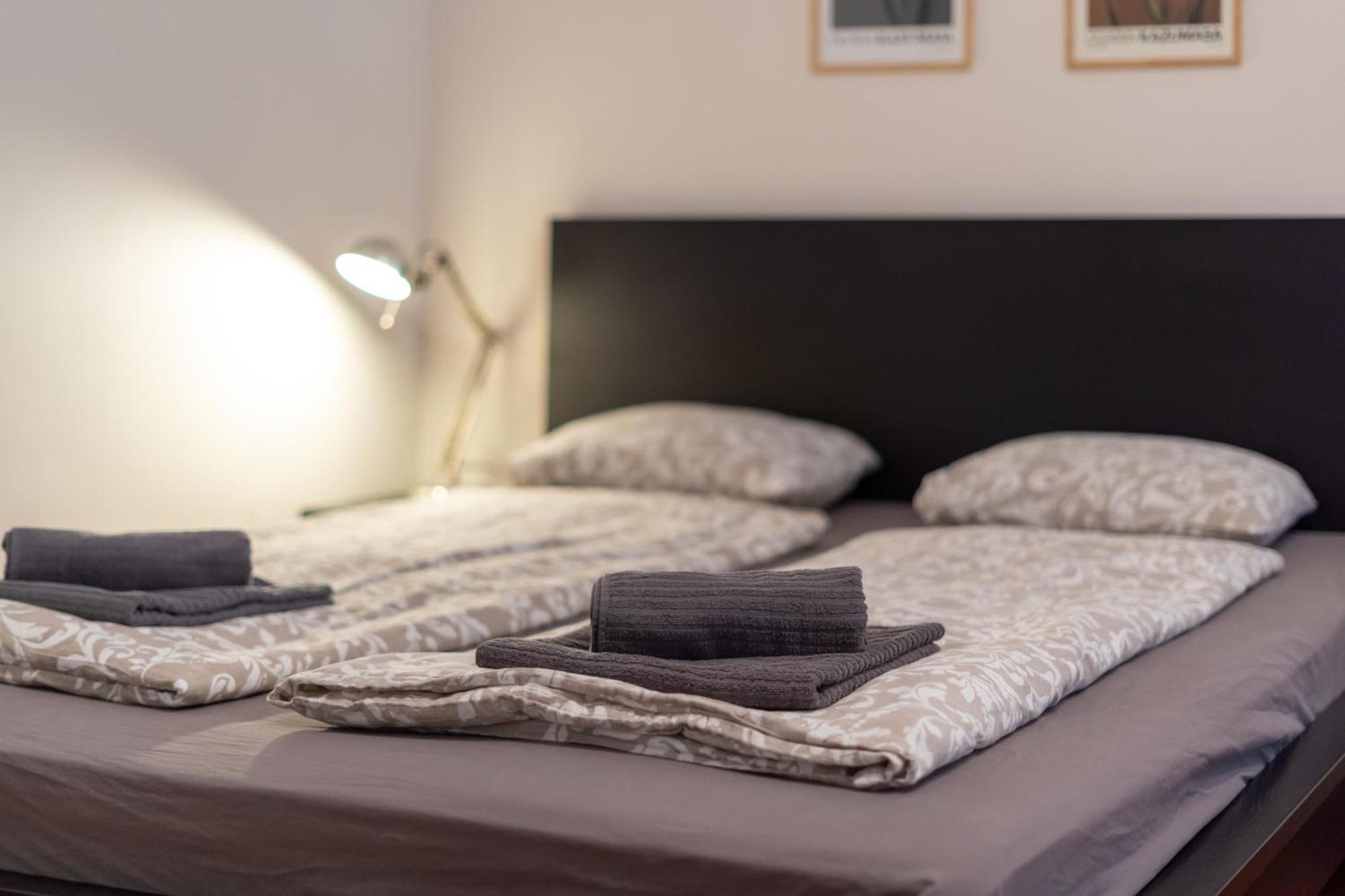 Cozy Apartment In Akacfa Street บูดาเปสต์ ภายนอก รูปภาพ